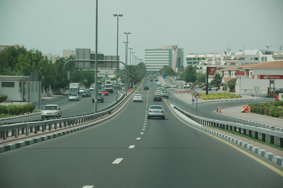 DXB Dubai International Airport - traffic on the access road to Airport Terminal 1 and 2 3008x2000